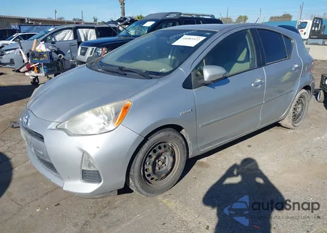 2013 Toyota Prius C Technology from USA, damaged, VIN JTDKDTB37D15402